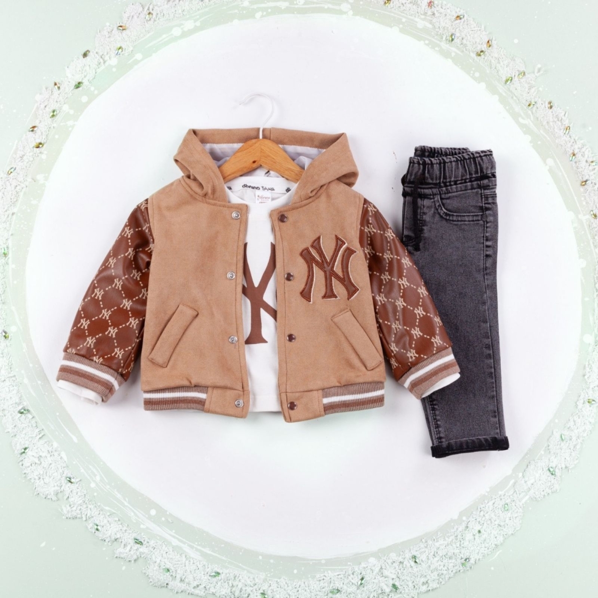 ERKEK 6/24 AY NY NAKIŞLI HIRKALI TAKIM