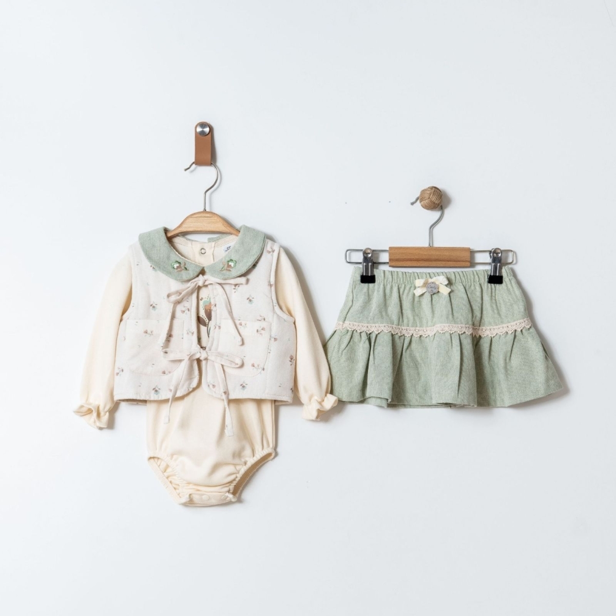 KIZ 12 Ay,18 Ay,24 Ay,3 Yaş MİNİK ÇİÇEKLİ YELEKLİ