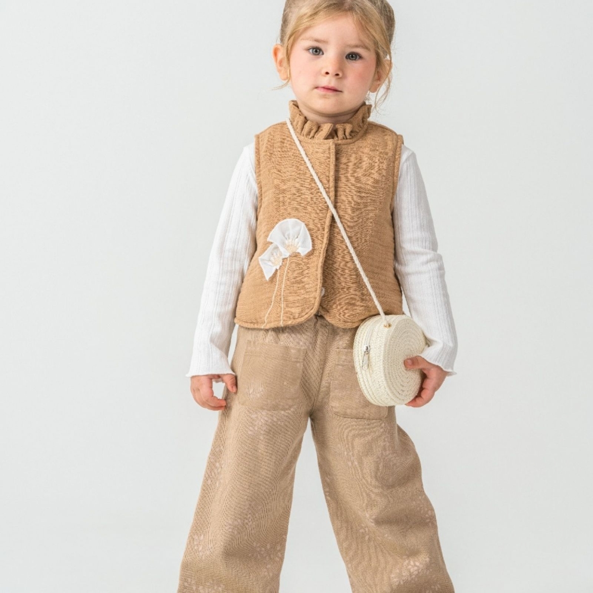 KIZ 2/5 YAŞ ÇİÇEK NAKIŞLI YELEKLİ ÜÇLÜ TAKIM