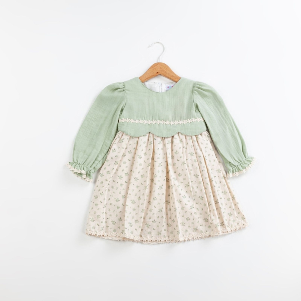 KIZ 2/5 YAŞ ETEĞİ ÇİÇEKLİ ELBİSE