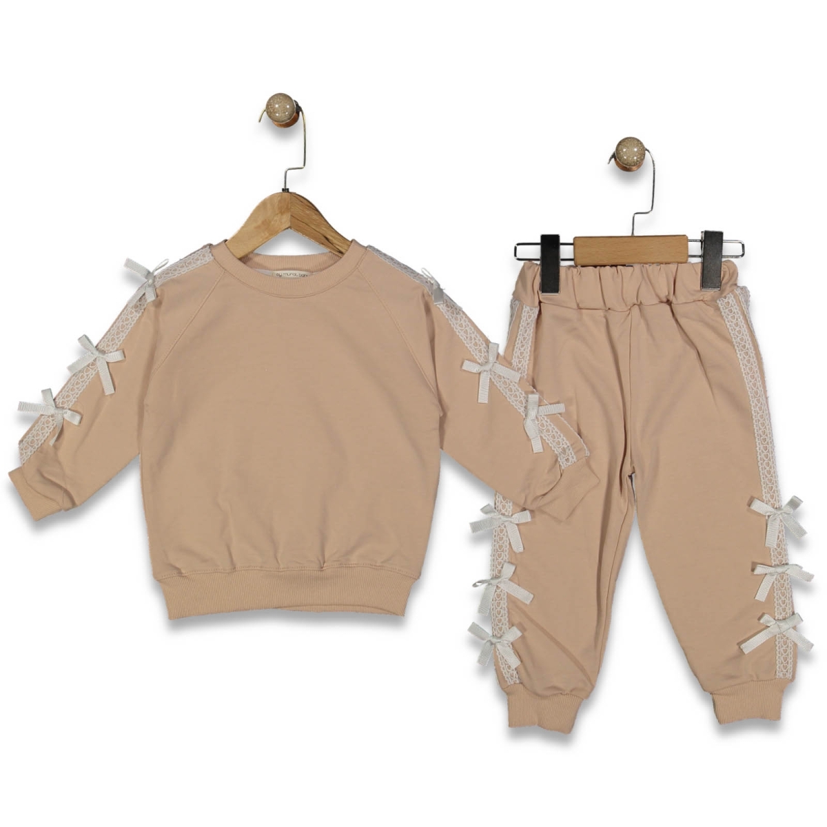 KIZ 2/5 YAŞ YANLARI FİNKLU TAKIM