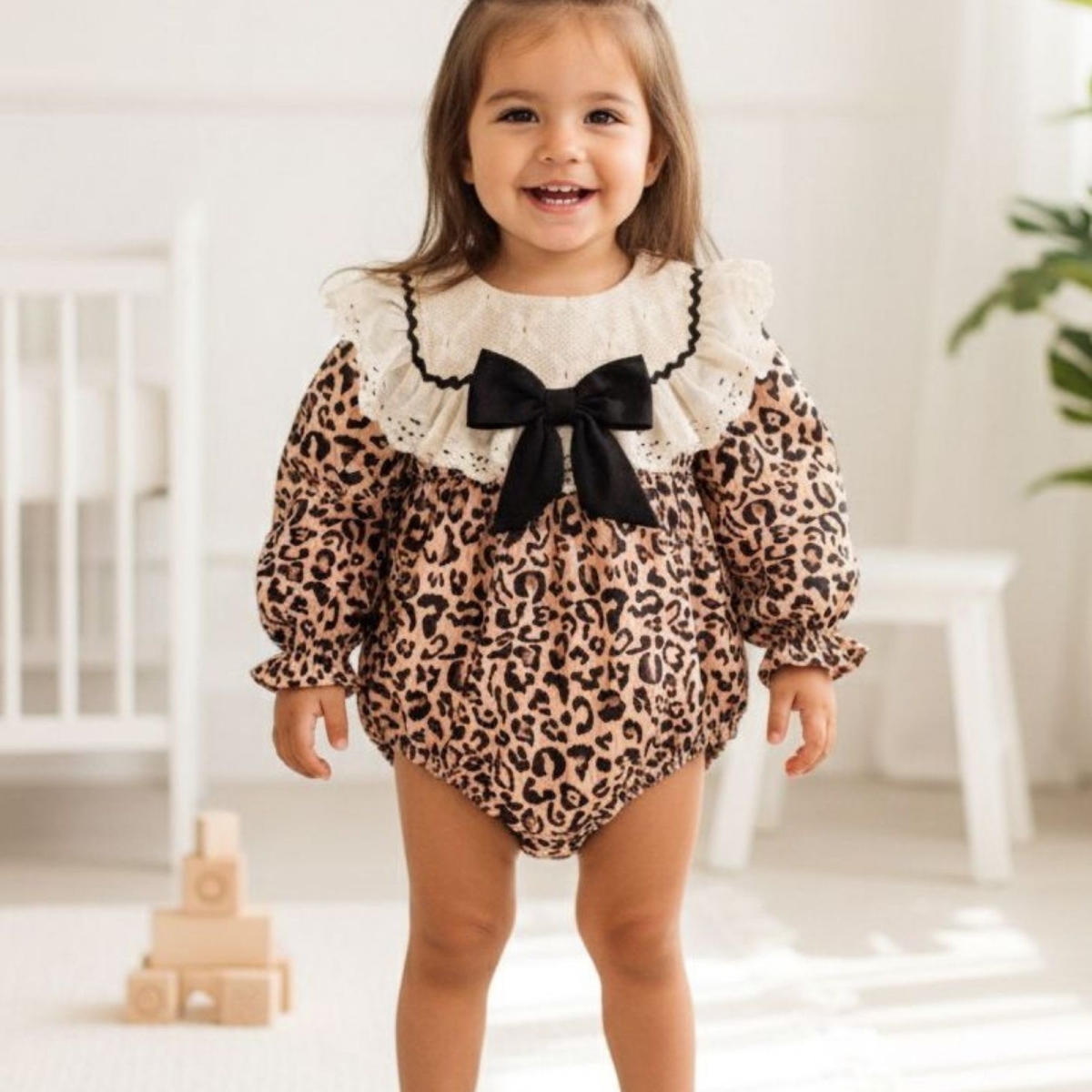 KIZ 3/18 AY AMELIA BABY RONPER