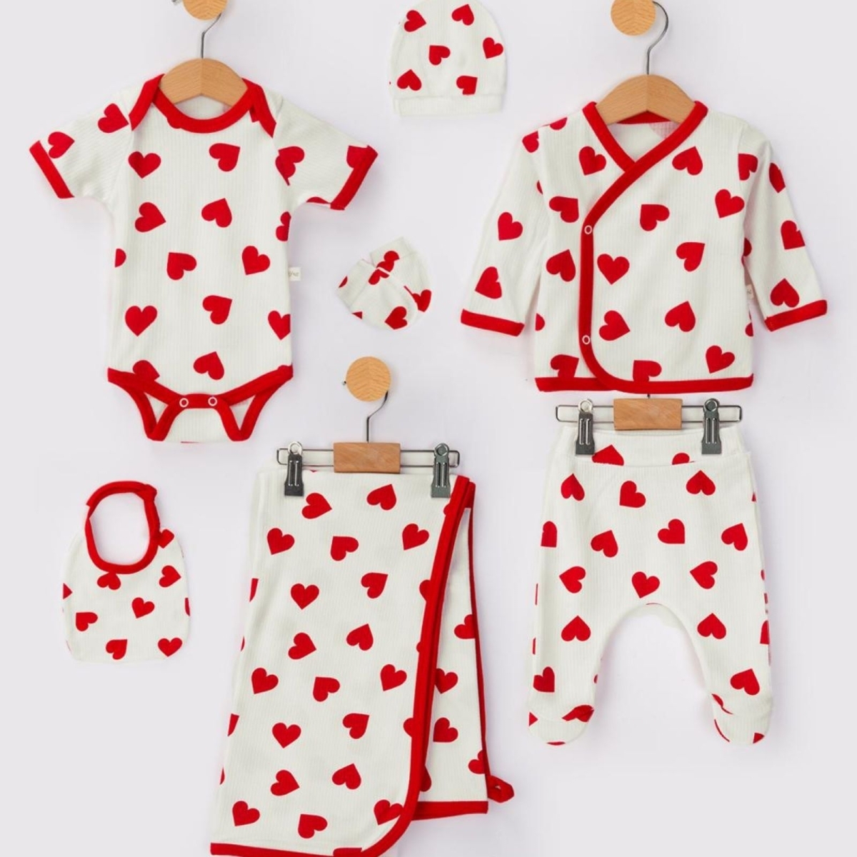 KIZ 3/3 AY BÜYÜK KALPLİ 7 Lİ ZIBIN SETİ