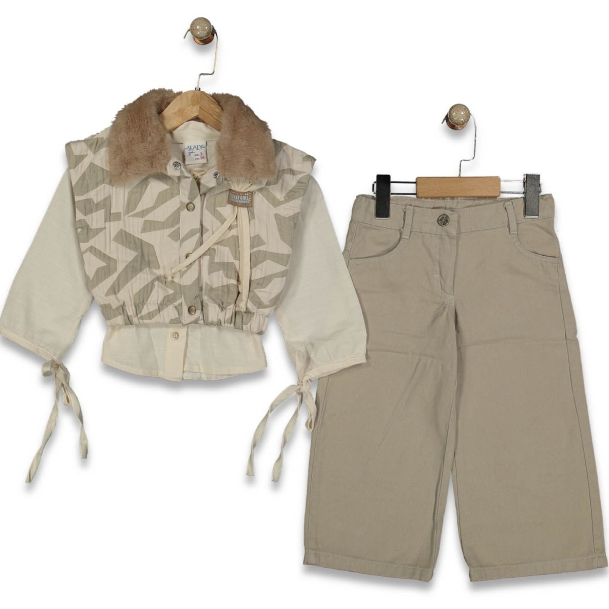 KIZ 3/6 YAŞ YELEKLİ YAKA KÜRKLÜ TAKIM