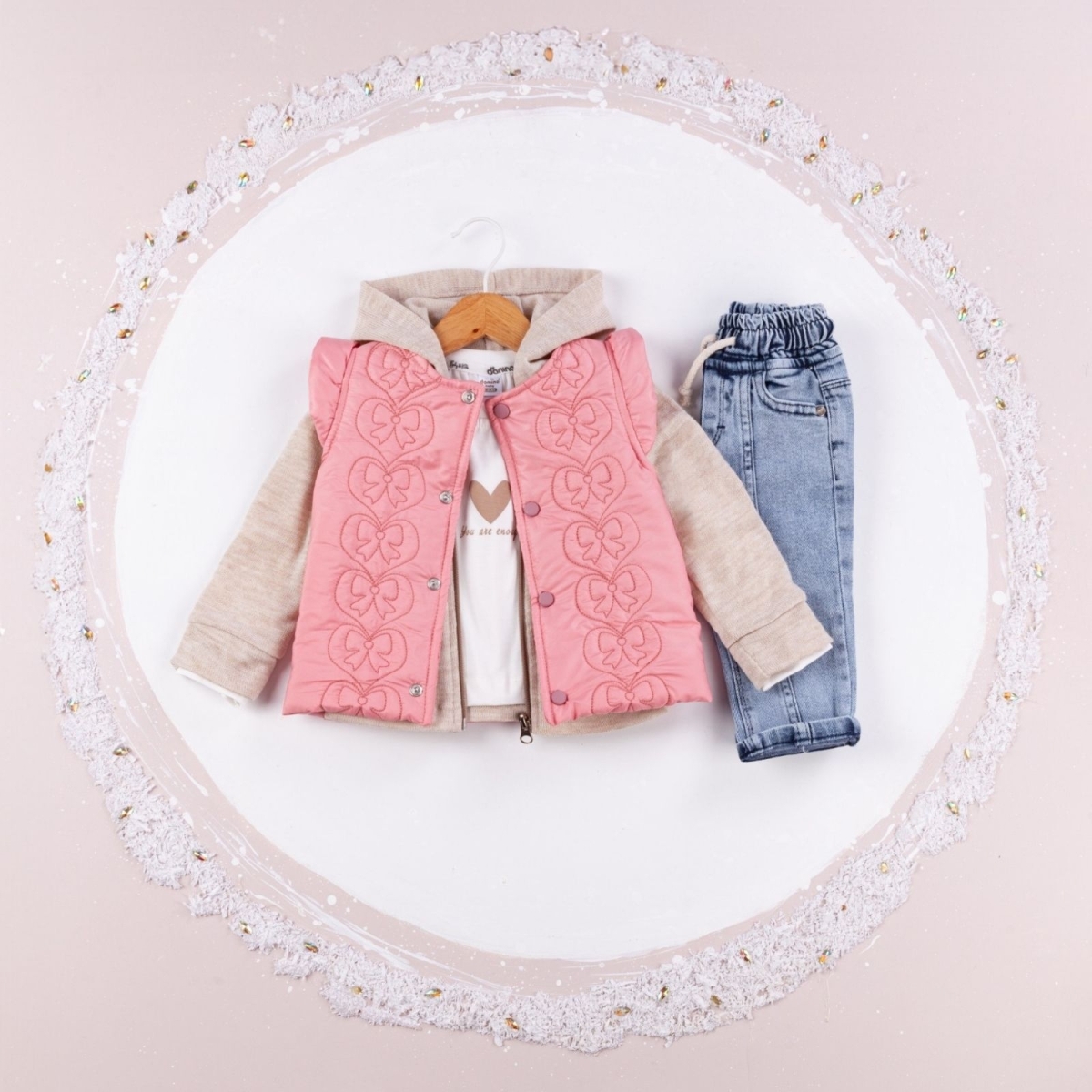 KIZ 6/24 AY KAPİTONE KALPLİ YELEKLİ TAKIM