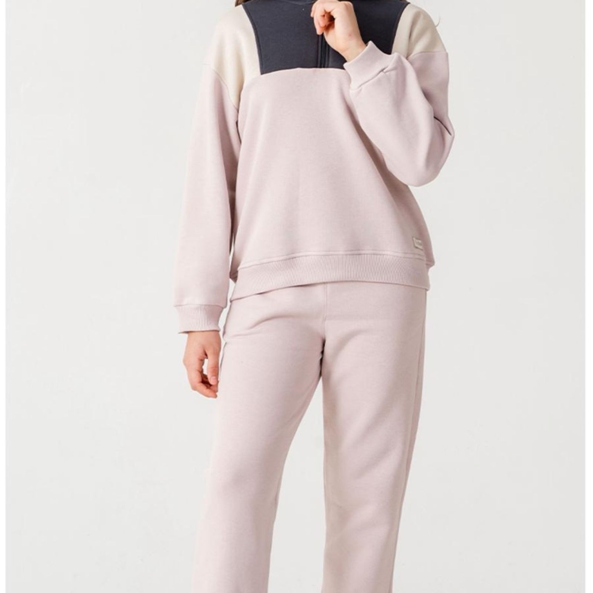 KIZ 8/12 YAŞ 3İP FERMUARLI GARNİLLİ TAKIM