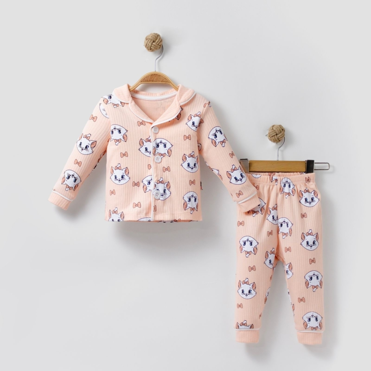 KIZ 9/24 AY KEDİ BASKILI AYLIK PİJAMA TAKIM