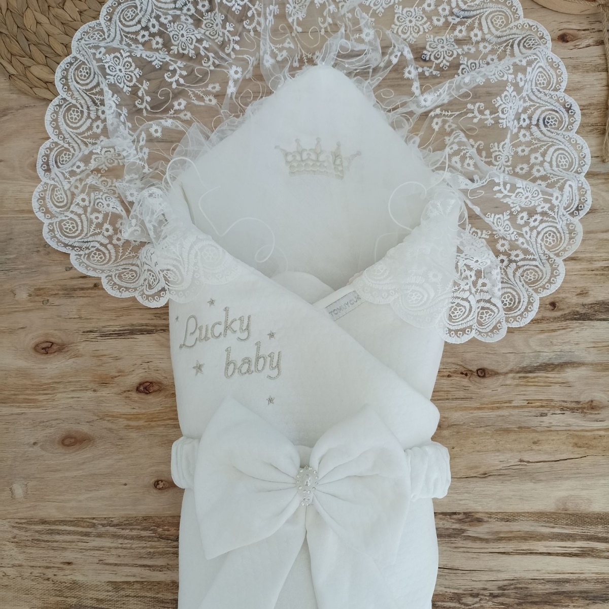 UNISEX 1/24 AY BAL PETEĞİ TAÇLI LUCKY BABY KUMRU K