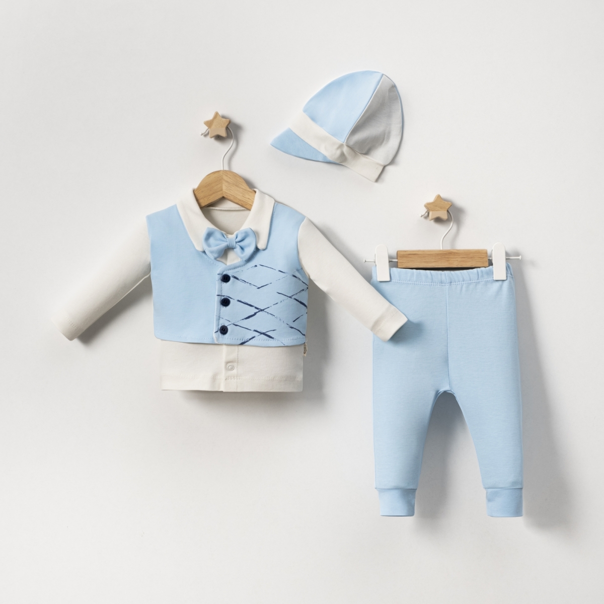 kasketli papyonlu takım